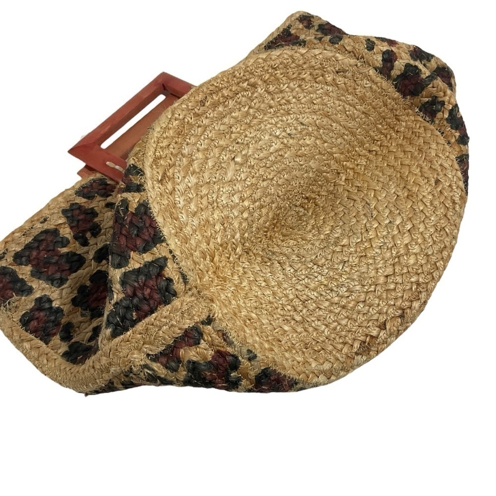 Stylish Alba Jute Tote Bag with Wooden Handles Leopard Print - Picture 9 of 16